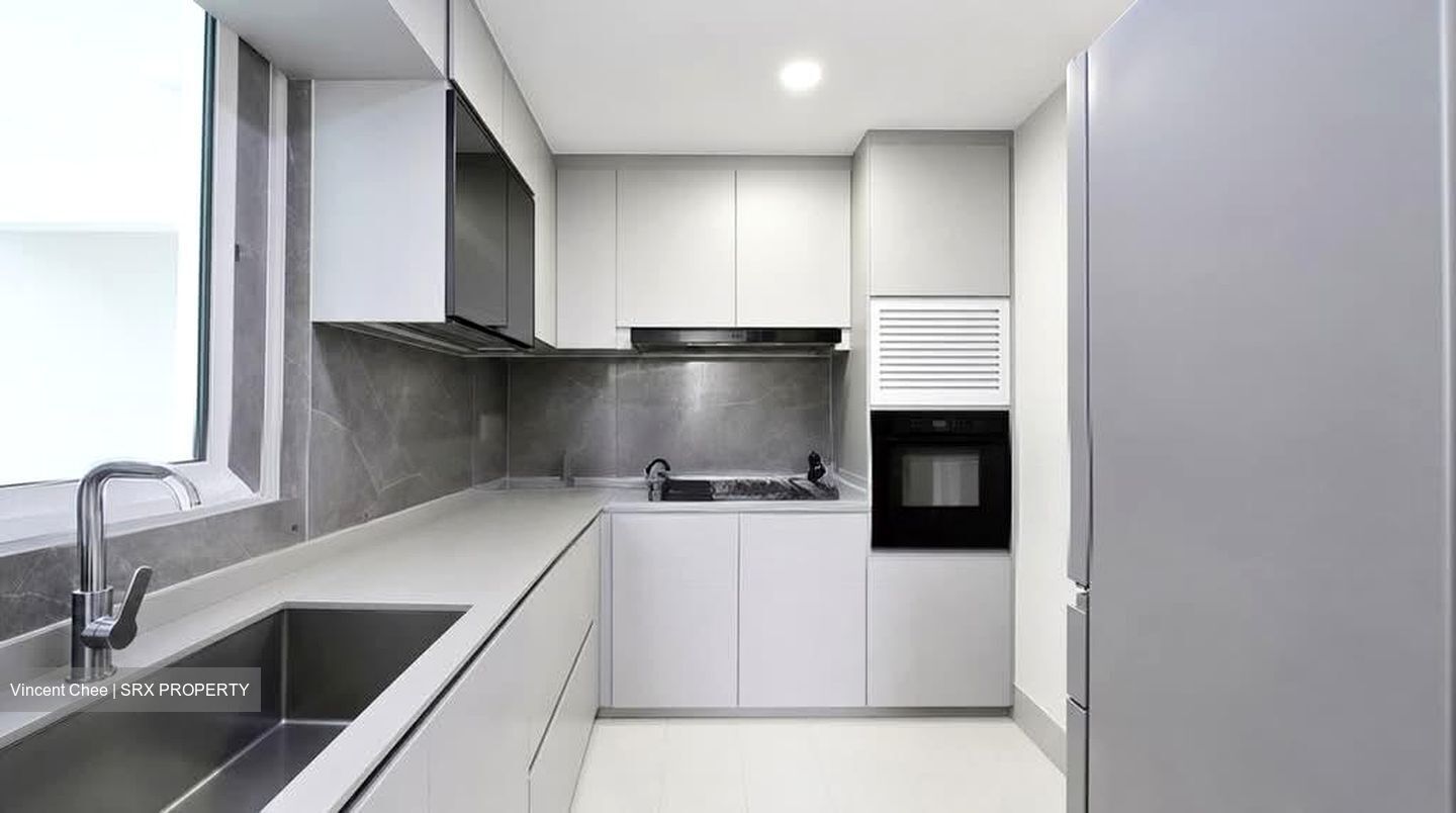 The Esparis (D18), Condominium #572184701